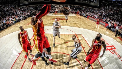 开云网址-以“体育+科技”为核心的多场特色篮球交流活动举行，体育比赛中的科技